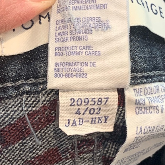 Tommy Hilfiger Vintage American Flag Cuff Mom Jeans - 6 - Picture 6 of 6